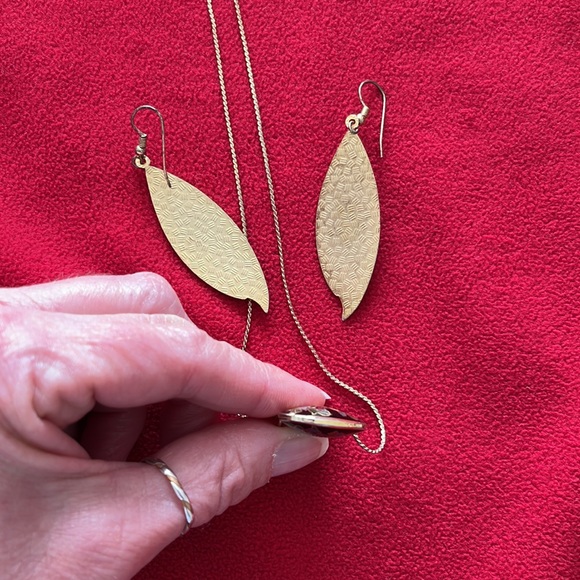 Cloisonné Necklace and Earrings Set - Picture 5 of 7